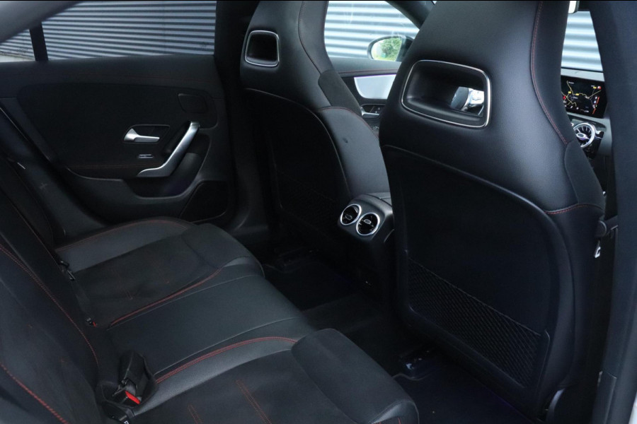 Mercedes-Benz CLA-Klasse 180 AMG | PANO - SFEER - VOLL!