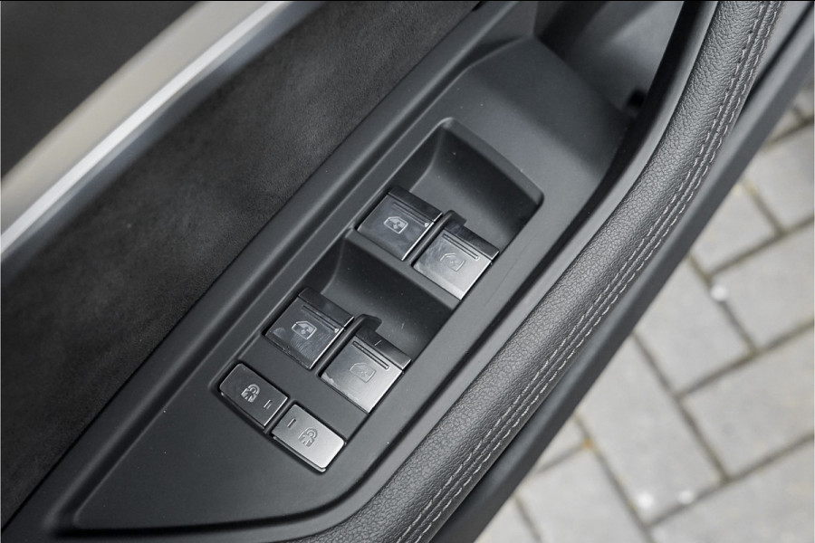 Audi e-tron 55 Quattro 95 kWh Pano ACC B&O 360° Trekhaak