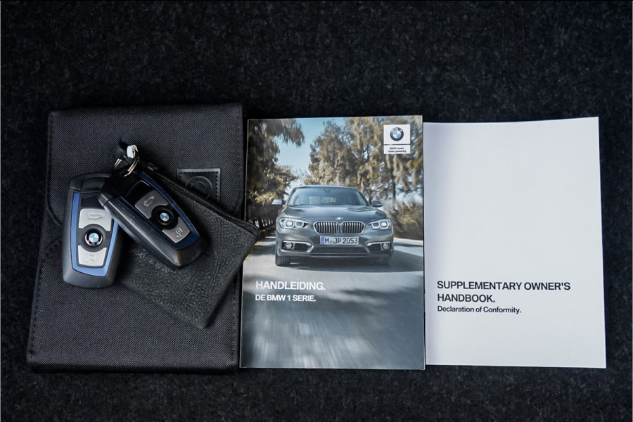 BMW 1-serie M140i Shadow Schuifdak H/K Stuurverw Camera CarPlay Leer