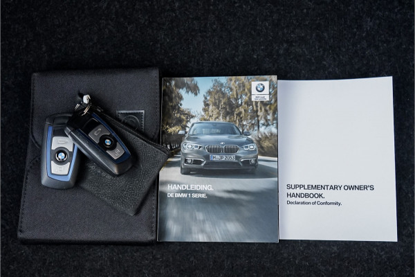 BMW 1-serie M140i Shadow Schuifdak H/K Stuurverw Camera CarPlay Leer