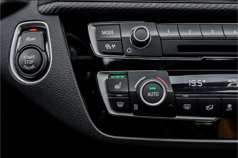 BMW 1-serie M140i Shadow Schuifdak H/K Stuurverw Camera CarPlay Leer