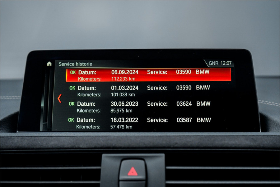 BMW 1-serie M140i Shadow Schuifdak H/K Stuurverw Camera CarPlay Leer