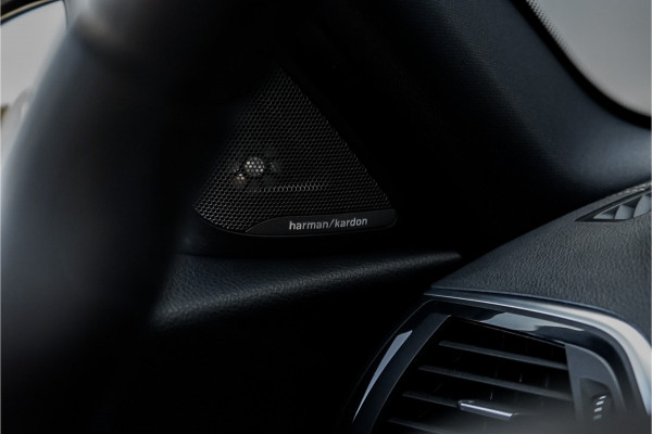BMW 1-serie M140i Shadow Schuifdak H/K Stuurverw Camera CarPlay Leer