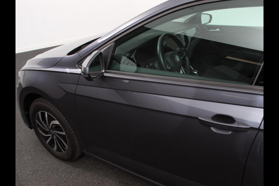 Volkswagen Polo 1.0 TSI DSG Life | Navigatie | Apple Carplay/Android Auto | Climate Control | Digitale Cockpit | Stoelverwarming | Parkeer sensoren | Adaptive Cruise Control | Lichtmetalen Velgen