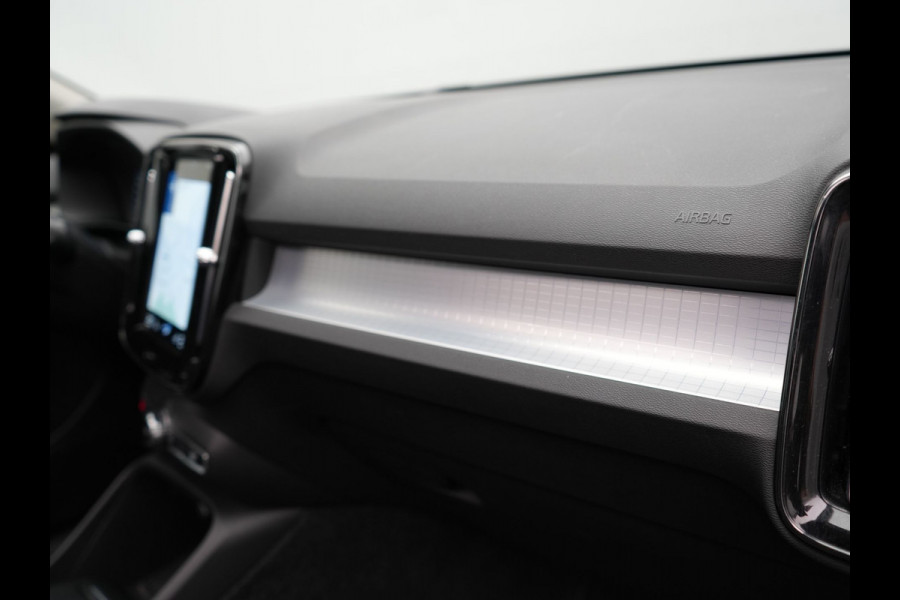Volvo XC40 T4 Recharge Inscription Plug In Hybrid 211pk PHEV | Panodak | Sportstoelen Verwarmd & Memory | Camera | 20"L.M | Keyless | Stuurverwarming |  Apple Carplay | DAB |