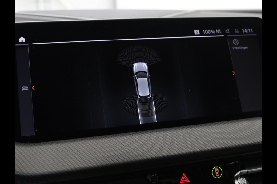 BMW 1-serie 118i Intro Ed. | Carplay | Full LED | Sportstoelen | Navigatie | Climate control | Bleutooth | PDC | Trekhaak | Sfeerverlichting