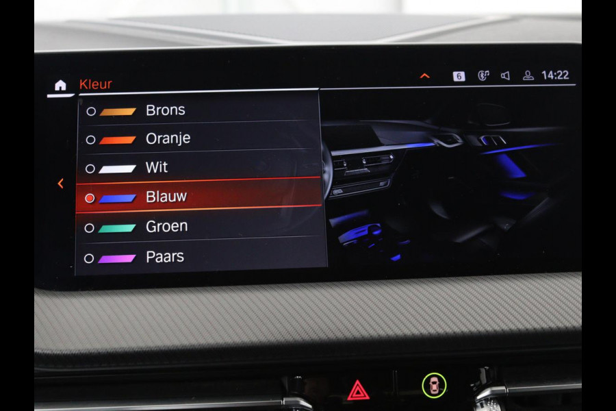 BMW 1-serie 118i Intro Ed. | Carplay | Full LED | Sportstoelen | Navigatie | Climate control | Bleutooth | PDC | Trekhaak | Sfeerverlichting