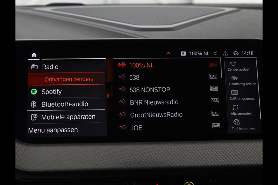 BMW 1-serie 118i Intro Ed. | Carplay | Full LED | Sportstoelen | Navigatie | Climate control | Bleutooth | PDC | Trekhaak | Sfeerverlichting