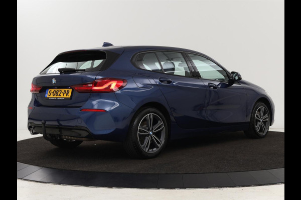 BMW 1-serie 118i Intro Ed. | Carplay | Full LED | Sportstoelen | Navigatie | Climate control | Bleutooth | PDC | Trekhaak | Sfeerverlichting