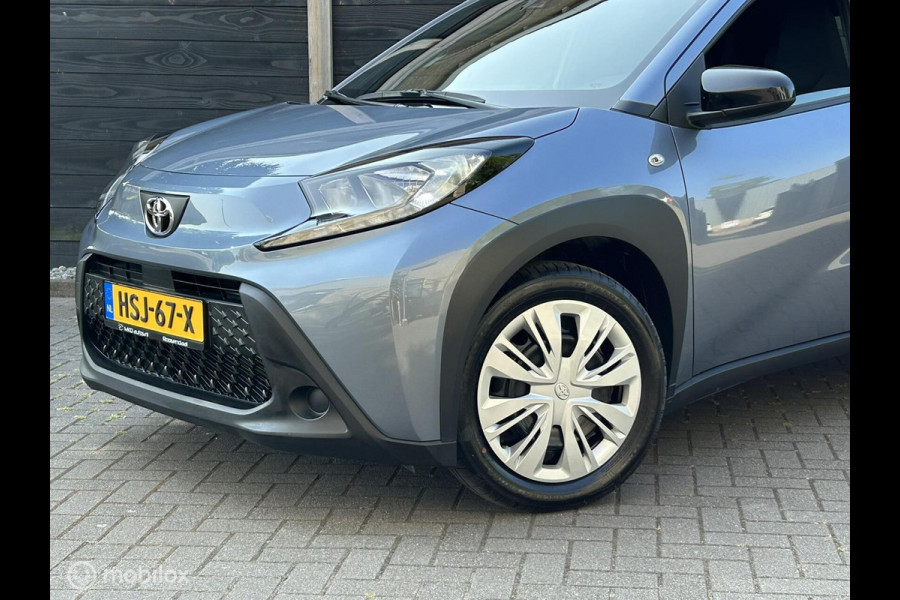 Toyota Aygo X 1.0 VVT-i S-CVT AUTOMAAT Envy Clima / Camera / Carplay / 14.315 KM / nov 2024!!!