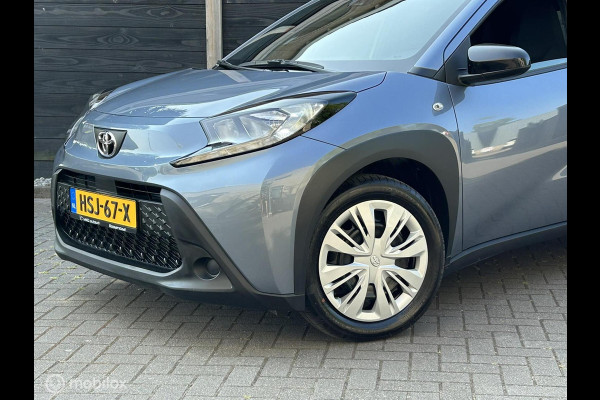 Toyota Aygo X 1.0 VVT-i S-CVT AUTOMAAT Envy Clima / Camera / Carplay / 14.315 KM / nov 2024!!!