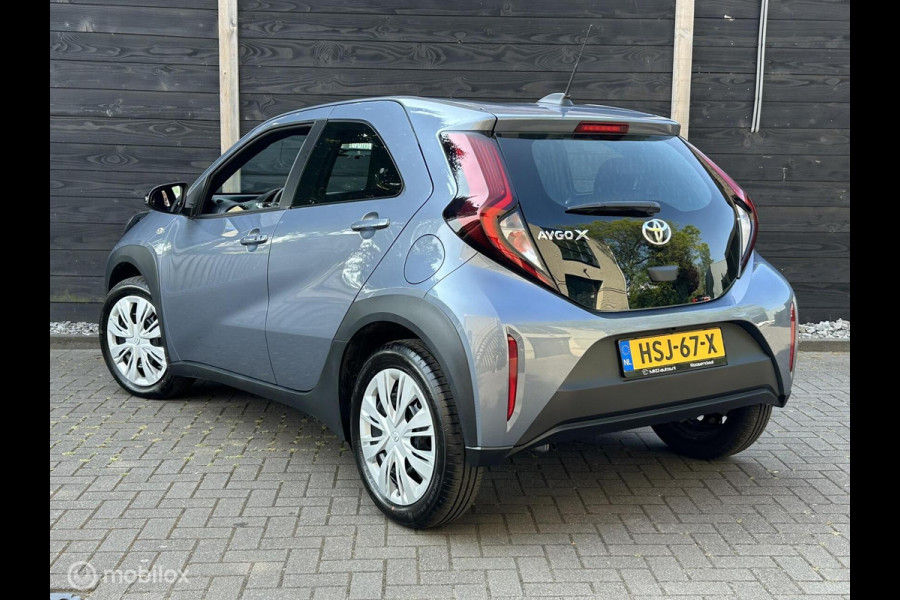 Toyota Aygo X 1.0 VVT-i S-CVT AUTOMAAT Envy Clima / Camera / Carplay / 14.315 KM / nov 2024!!!