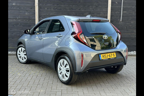 Toyota Aygo X 1.0 VVT-i S-CVT AUTOMAAT Envy Clima / Camera / Carplay / 14.315 KM / nov 2024!!!