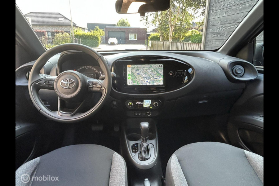 Toyota Aygo X 1.0 VVT-i S-CVT AUTOMAAT Envy Clima / Camera / Carplay / 14.315 KM / nov 2024!!!