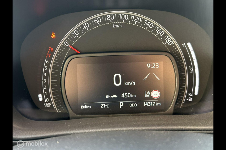 Toyota Aygo X 1.0 VVT-i S-CVT AUTOMAAT Envy Clima / Camera / Carplay / 14.315 KM / nov 2024!!!