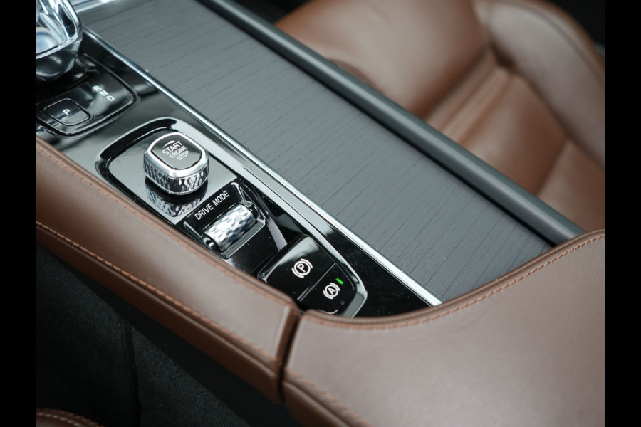 Volvo XC90 T8 Twin Engine AWD Inscription Plug In Hybrid Dealer O.H PHEV | Panodak | Adaptive Cruise | Head Up |  Luxe Lederen Sportstoelen Massage & Ventilatie | 21"L.M |  Harman Kardon | BLIS | Apple Carplay | Pilot Assist |
