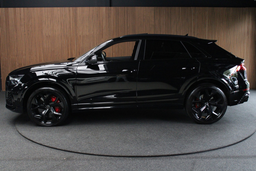 Audi RS Q8 4.0 TFSI B&O HUD Carbon ACC Panodak Leder Keyless Climate (4-zone) Elektr. bedienbaar achterklep Keyless Stoelventilatie Stoelverwarming Sportstoelen Plus Matrix LED LM velgen 23 inch BTW auto