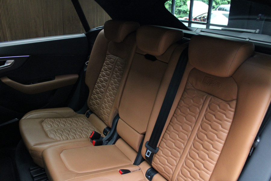 Audi RS Q8 4.0 TFSI B&O HUD Carbon ACC Panodak Leder Keyless Climate (4-zone) Elektr. bedienbaar achterklep Keyless Stoelventilatie Stoelverwarming Sportstoelen Plus Matrix LED LM velgen 23 inch BTW auto