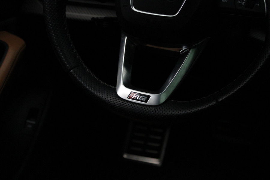 Audi RS Q8 4.0 TFSI B&O HUD Carbon ACC Panodak Leder Keyless Climate (4-zone) Elektr. bedienbaar achterklep Keyless Stoelventilatie Stoelverwarming Sportstoelen Plus Matrix LED LM velgen 23 inch BTW auto