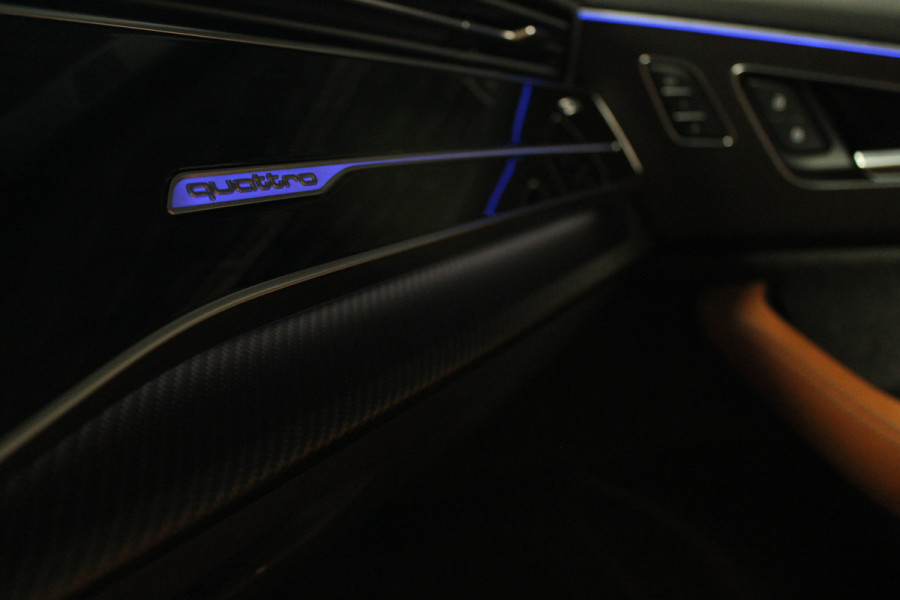 Audi RS Q8 4.0 TFSI B&O HUD Carbon ACC Panodak Leder Keyless Climate (4-zone) Elektr. bedienbaar achterklep Keyless Stoelventilatie Stoelverwarming Sportstoelen Plus Matrix LED LM velgen 23 inch BTW auto