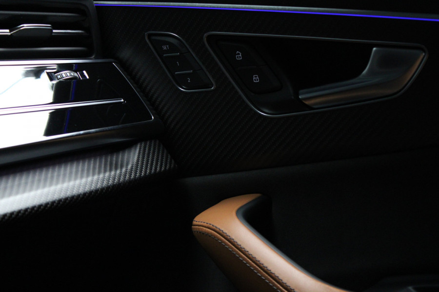Audi RS Q8 4.0 TFSI B&O HUD Carbon ACC Panodak Leder Keyless Climate (4-zone) Elektr. bedienbaar achterklep Keyless Stoelventilatie Stoelverwarming Sportstoelen Plus Matrix LED LM velgen 23 inch BTW auto