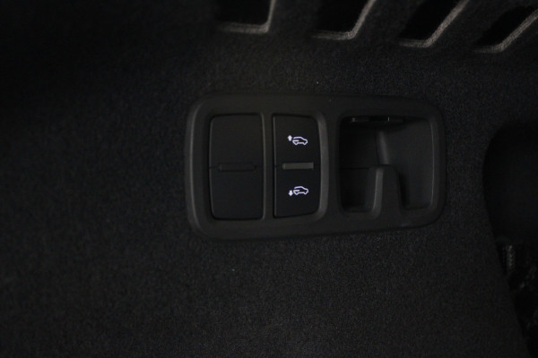 Audi RS Q8 4.0 TFSI B&O HUD Carbon ACC Panodak Leder Keyless Climate (4-zone) Elektr. bedienbaar achterklep Keyless Stoelventilatie Stoelverwarming Sportstoelen Plus Matrix LED LM velgen 23 inch BTW auto