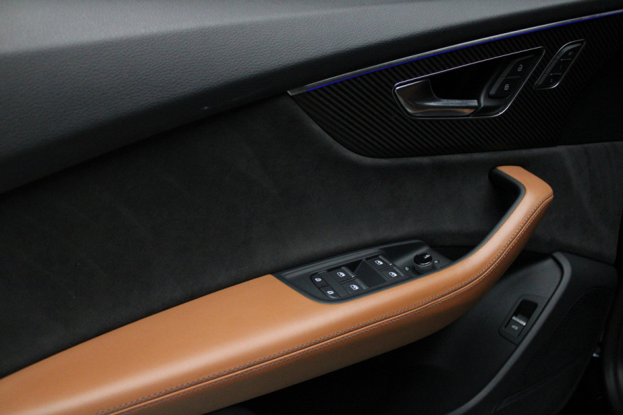 Audi RS Q8 4.0 TFSI B&O HUD Carbon ACC Panodak Leder Keyless Climate (4-zone) Elektr. bedienbaar achterklep Keyless Stoelventilatie Stoelverwarming Sportstoelen Plus Matrix LED LM velgen 23 inch BTW auto