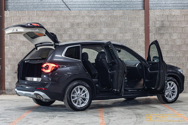 BMW X3 XDrive30e|Laser|DAB|HUD|Pano|Cam|Verwarmd stuur|Garan