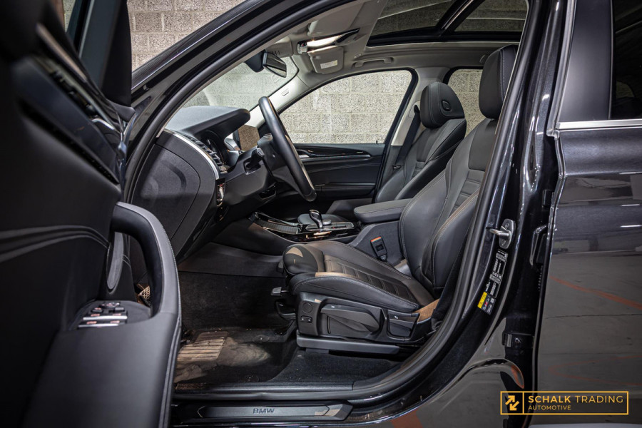 BMW X3 XDrive30e|Laser|DAB|HUD|Pano|Cam|Verwarmd stuur|Garan
