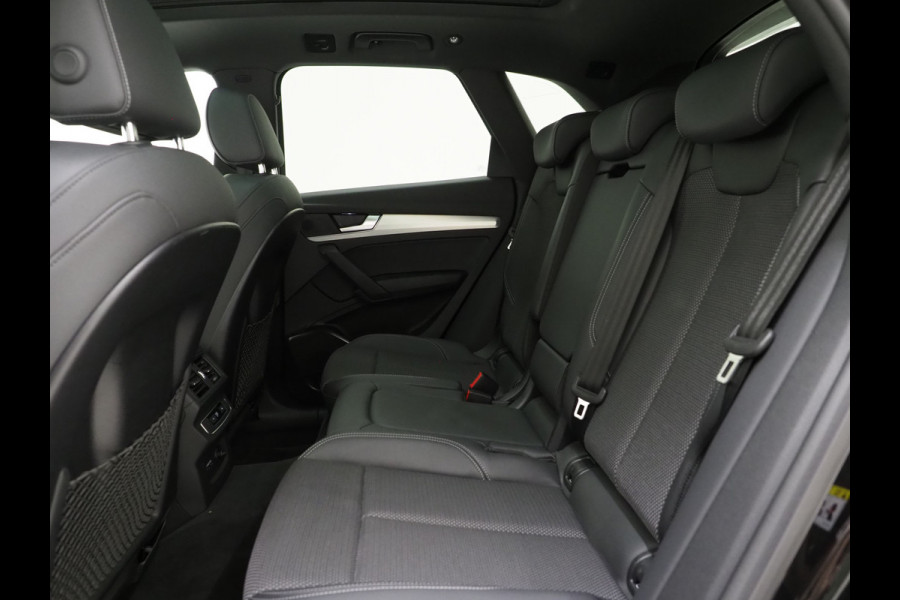 Audi Q5 55 TFSI e quattro Competition | Panoramadak | Luchtvering | Camera | Virtual | Keyless | DAB | Carplay
