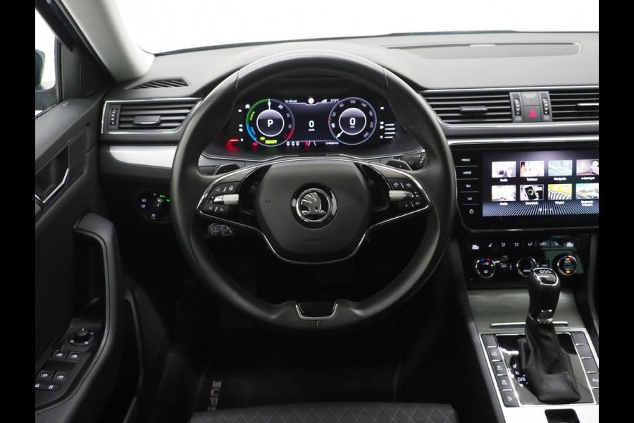 Škoda Superb Combi 1.4 TSI iV 218PK | Trekhaak | Virtual | Adaptive Cruise | BLIS | Carplay | DAB