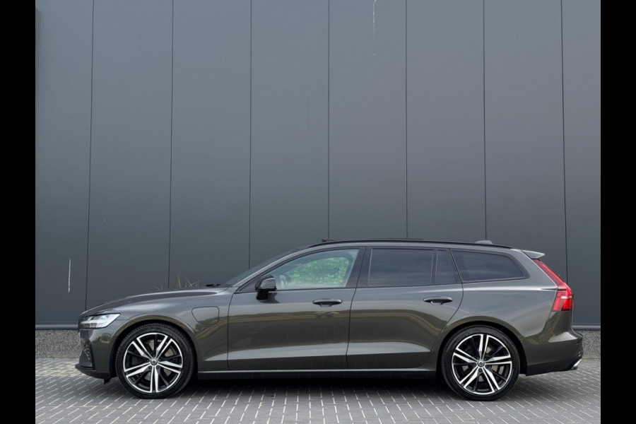 Volvo V60 2.0 T8 TE AWD R-Des. 392pk PANO CR CONTROL 360 CAMERA NAVI ECC