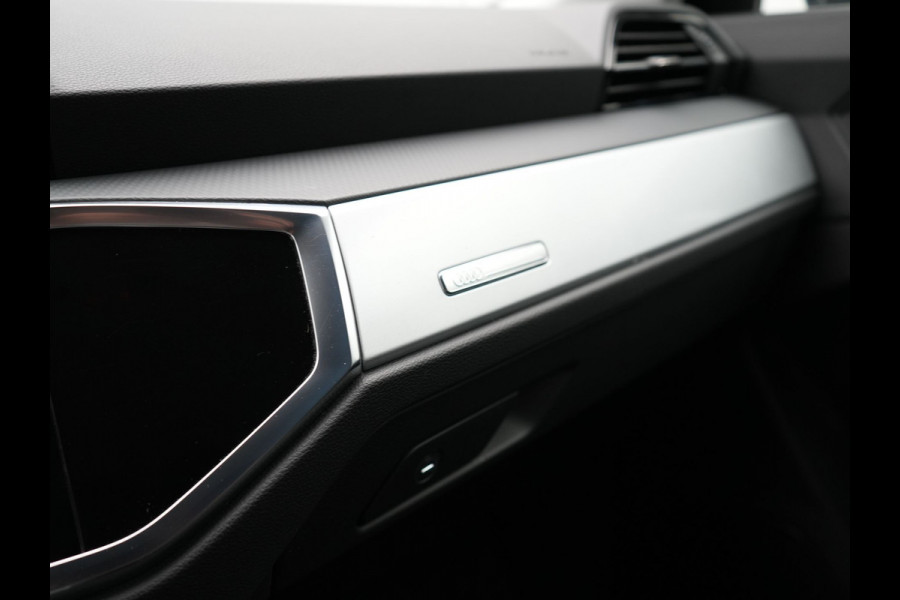Audi Q3 Sportback 45 TFSI e Advanced Edition Plug In Hybrid 245pk Dealer O.H PHEV | Adaptive Cruise | Sonos Premium Sound | Matrix LED |  Virtual | Parkassist | Navi Plus | Stoelverwarming | BLIS |