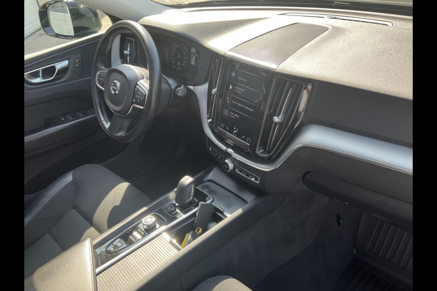 Volvo XC60 2.0 T8 Twin Engine AWD PHEV Pano Carplay Cam Led Voll.Onderhouden Plug-in!