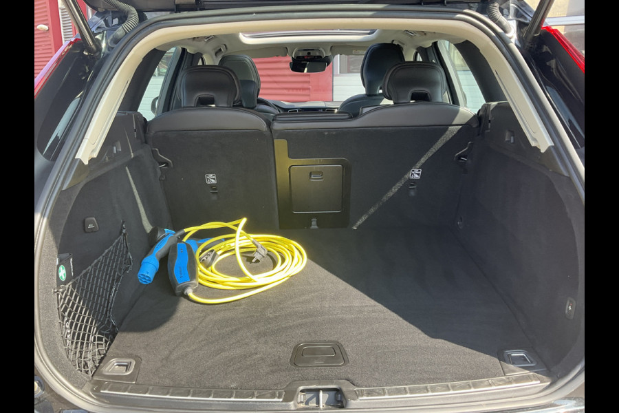 Volvo XC60 2.0 T8 Twin Engine AWD PHEV Pano Carplay Cam Led Voll.Onderhouden Plug-in!