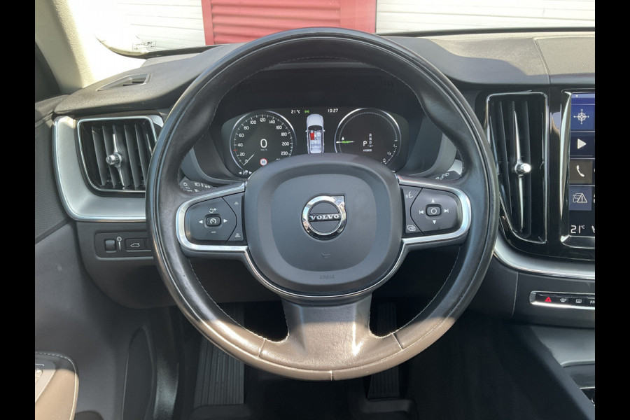 Volvo XC60 2.0 T8 Twin Engine AWD PHEV Pano Carplay Cam Led Voll.Onderhouden Plug-in!