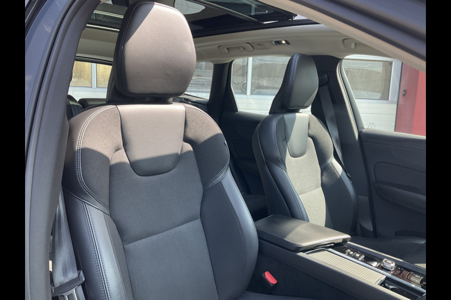 Volvo XC60 2.0 T8 Twin Engine AWD PHEV Pano Carplay Cam Led Voll.Onderhouden Plug-in!