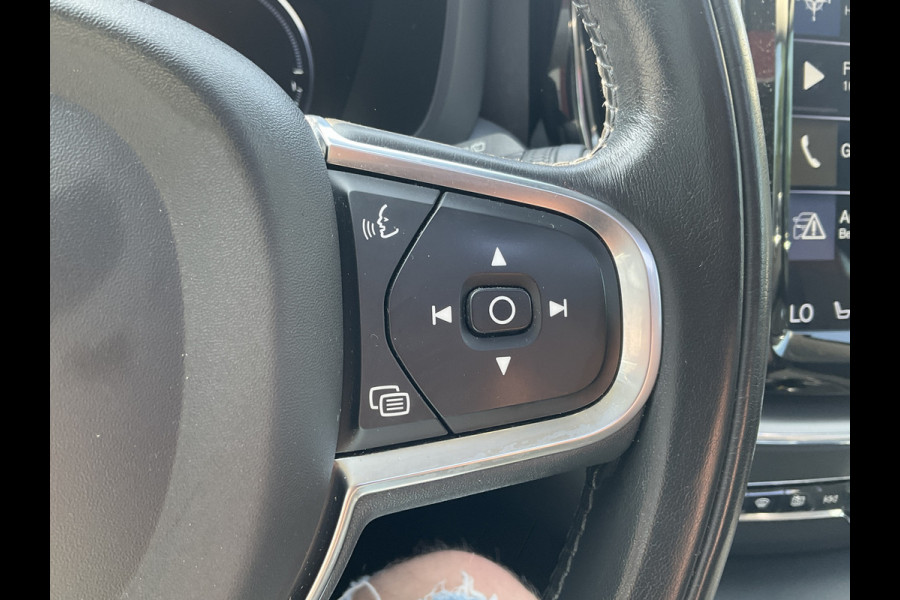 Volvo XC60 2.0 T8 Twin Engine AWD PHEV Pano Carplay Cam Led Voll.Onderhouden Plug-in!