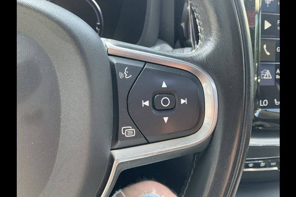 Volvo XC60 2.0 T8 Twin Engine AWD PHEV Pano Carplay Cam Led Voll.Onderhouden Plug-in!