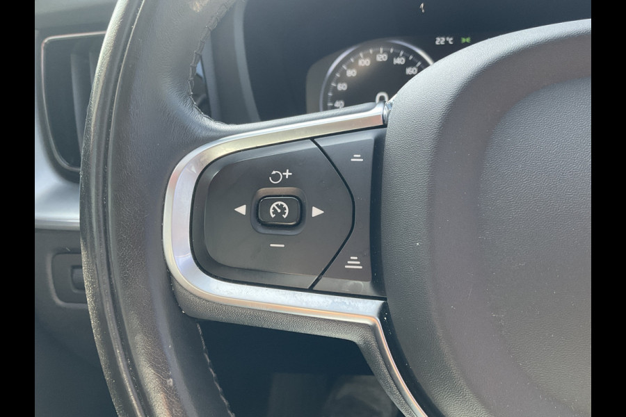 Volvo XC60 2.0 T8 Twin Engine AWD PHEV Pano Carplay Cam Led Voll.Onderhouden Plug-in!