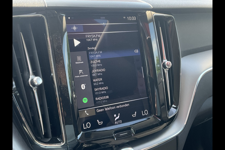 Volvo XC60 2.0 T8 Twin Engine AWD PHEV Pano Carplay Cam Led Voll.Onderhouden Plug-in!