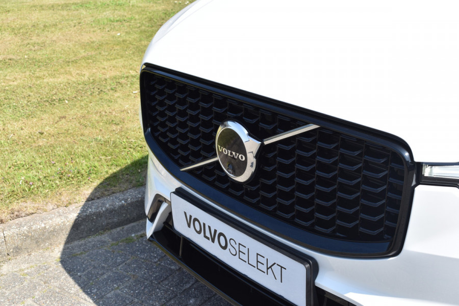 Volvo XC60 T6 350PK Plug-in hybrid AWD Plus Dark ACC | H&K | Trekhaak | Leder | 360 Camera | 20"LMV