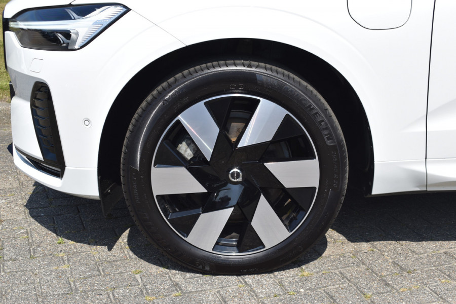 Volvo XC60 T6 350PK Plug-in hybrid AWD Plus Dark ACC | H&K | Trekhaak | Leder | 360 Camera | 20"LMV