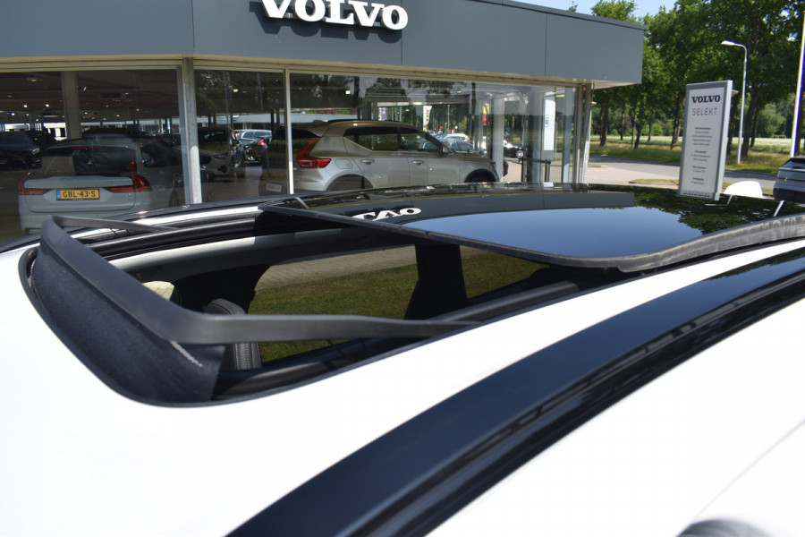 Volvo XC60 T6 350PK Plug-in hybrid AWD Plus Dark ACC | H&K | Trekhaak | Leder | 360 Camera | 20"LMV