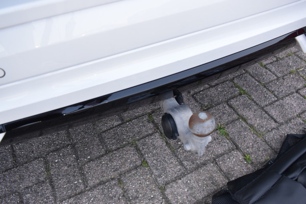 Volvo XC60 T6 350PK Plug-in hybrid AWD Plus Dark ACC | H&K | Trekhaak | Leder | 360 Camera | 20"LMV