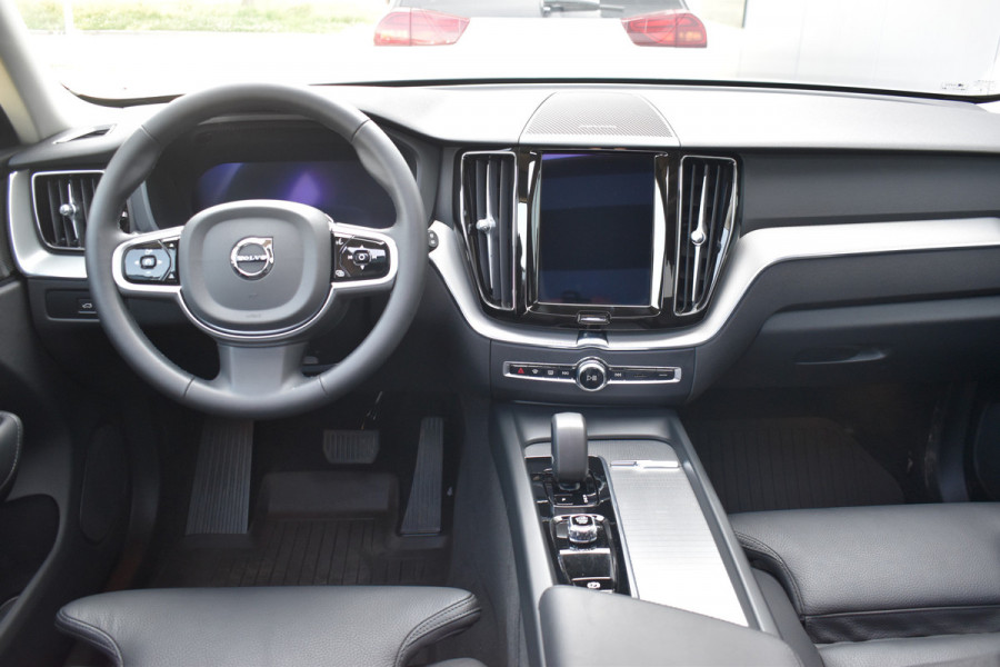 Volvo XC60 T6 350PK Plug-in hybrid AWD Plus Dark ACC | H&K | Trekhaak | Leder | 360 Camera | 20"LMV
