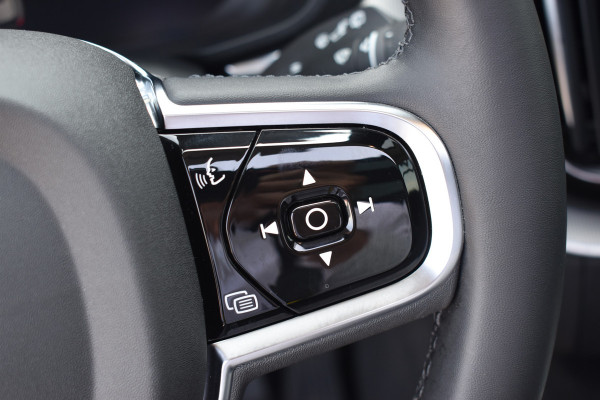Volvo XC60 T6 350PK Plug-in hybrid AWD Plus Dark ACC | H&K | Trekhaak | Leder | 360 Camera | 20"LMV