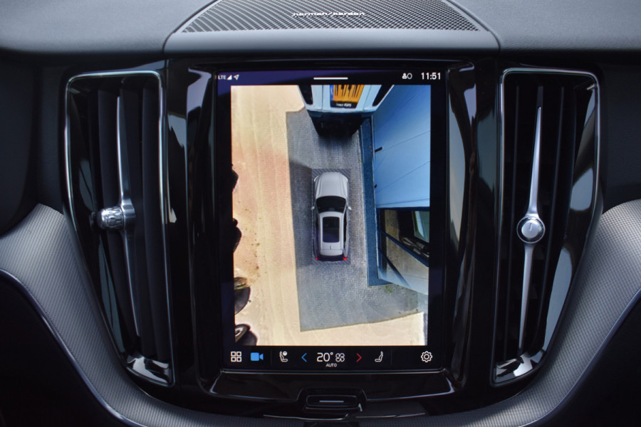 Volvo XC60 T6 350PK Plug-in hybrid AWD Plus Dark ACC | H&K | Trekhaak | Leder | 360 Camera | 20"LMV