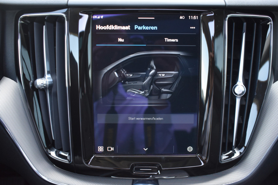 Volvo XC60 T6 350PK Plug-in hybrid AWD Plus Dark ACC | H&K | Trekhaak | Leder | 360 Camera | 20"LMV