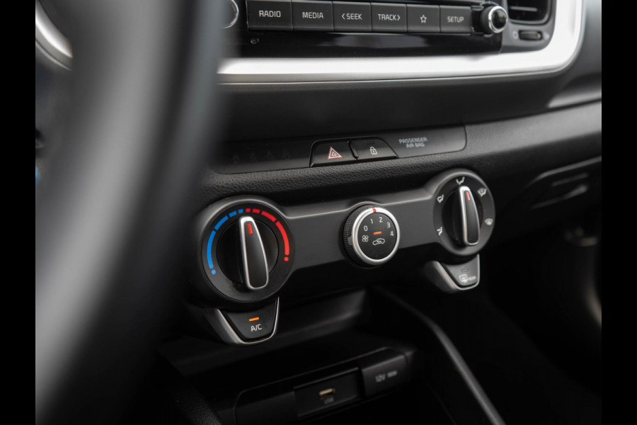 Kia Stonic 1.0 T-GDi MHEV DynamicLine | Carplay | Airco | Nederlandse dealer onderhouden |